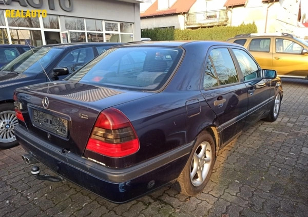 Mercedes-Benz Klasa C cena 7500 przebieg: 208000, rok produkcji 1997 z Kłecko małe 92